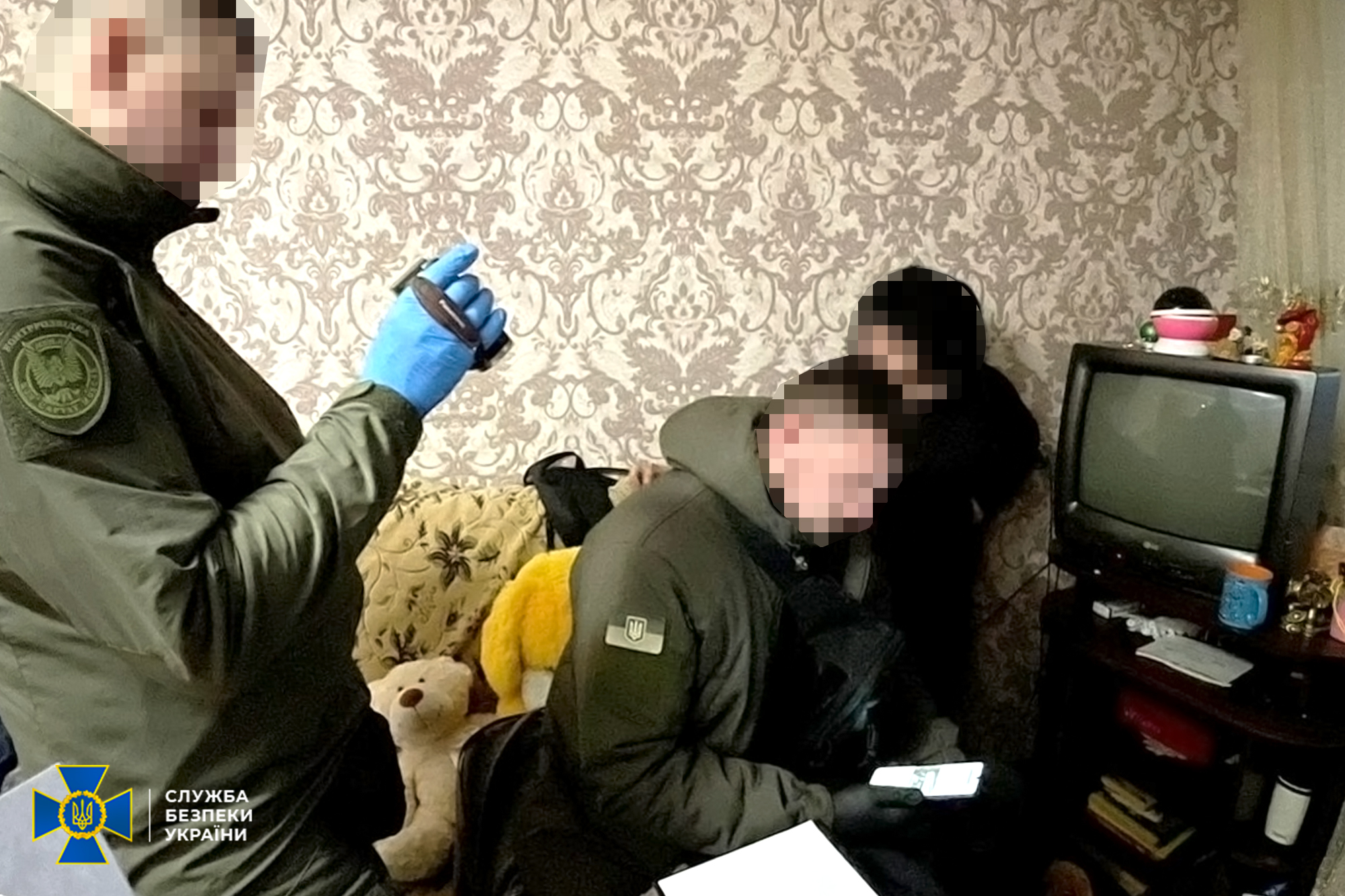 Прикарпатська СБУ затримала трьох агентів, причетних до ворожих ІПСО (ФОТО)