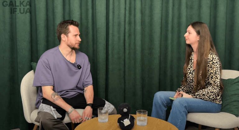 “Небезпечні трюки та оригінальне освідчення в коханні”: Юрій Вихованець розповів Галці про кіно та особисте життя (ВІДЕО)
