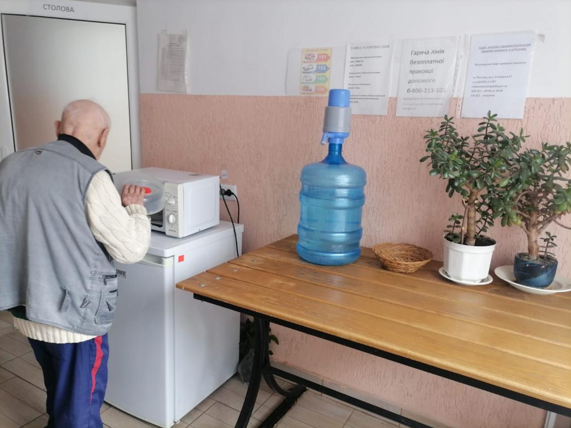 Холод та медична допомога без згоди: у соціальному центрі на Рогатинщині виявили порушення (ФОТО)