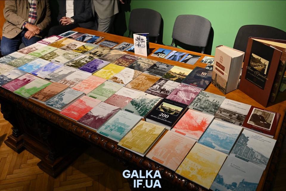 Франківськ на кожній сторінці: серія книг «Моє місто» встановила національний рекорд (ФОТО)