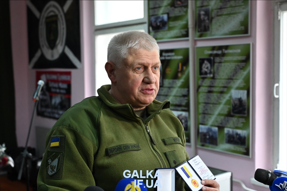 “Хочу бути достойною мамою свого сина”: у Франківську відзначили матерів-волонтерок загиблих Героїв (ФОТО)
