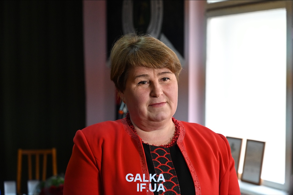 “Хочу бути достойною мамою свого сина”: у Франківську відзначили матерів-волонтерок загиблих Героїв (ФОТО)