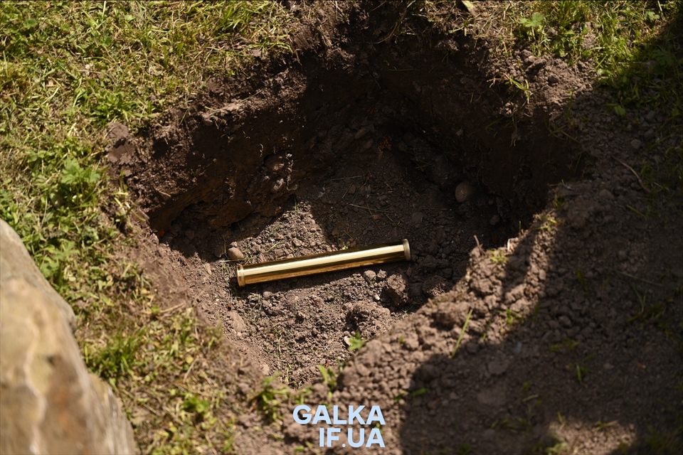 Капсула часу, дерево Гінкго та ярмарок на підтримку ЗСУ: як (При)Карпатський університет святкує 85-річчя (ФОТО)