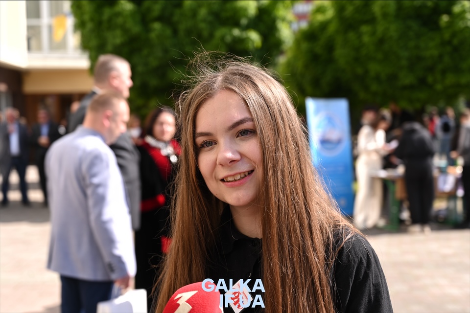 Капсула часу, дерево Гінкго та ярмарок на підтримку ЗСУ: як (При)Карпатський університет святкує 85-річчя (ФОТО)