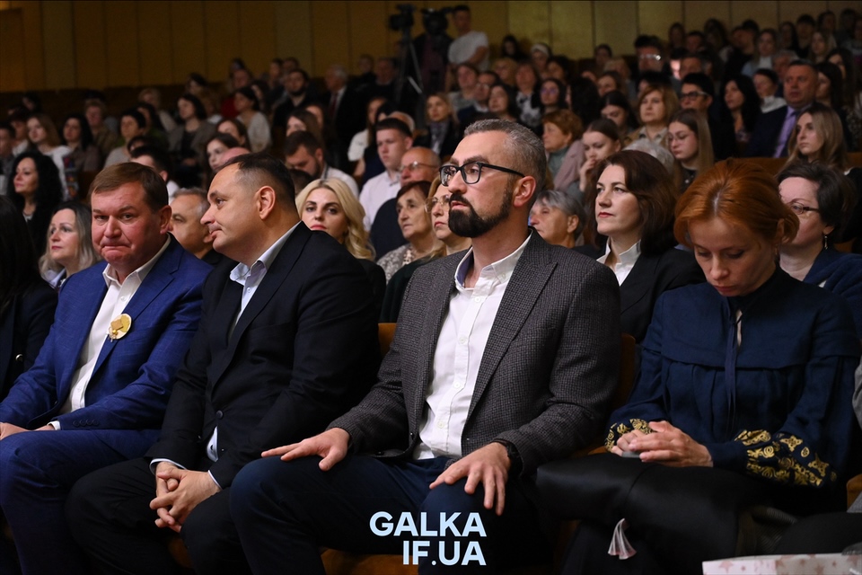 “Сьогоднішня подія додає бажання творити”: п’ятьом прикарпатським митцям вручили премію імені Стефаника (ФОТО)