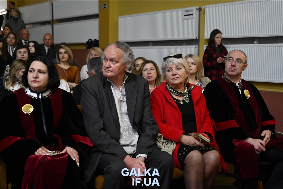 “Сьогоднішня подія додає бажання творити”: п’ятьом прикарпатським митцям вручили премію імені Стефаника (ФОТО)