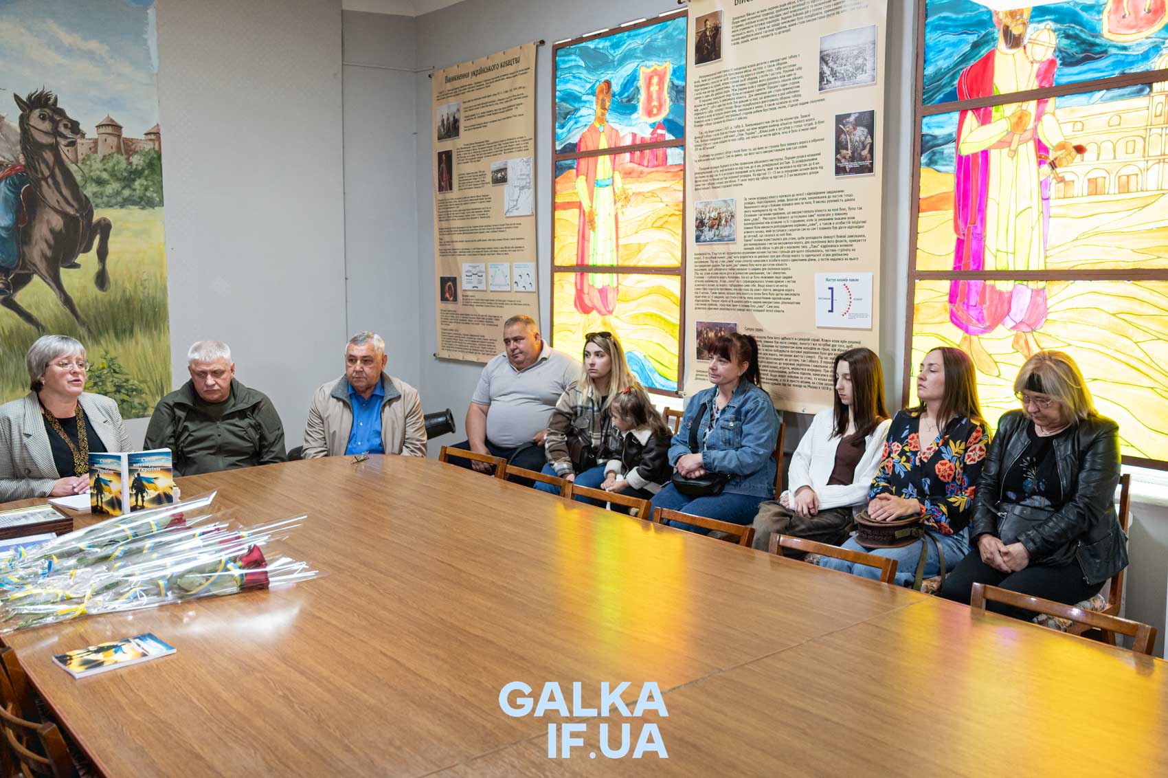 “Вони будуть жити в наших серцях”: у Франківську презентували книгу з історіями шести загиблих воїнів (ФОТО)