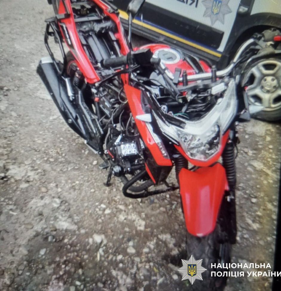 У Бурштинській громаді 15-річний мотоцикліст перекинувся, заїхавши на бордюр