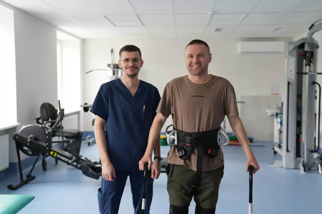 “Він ходить, хоча мав лише 5% на відновлення”: історія прикарпатця, який випав із вікна (ФОТО)