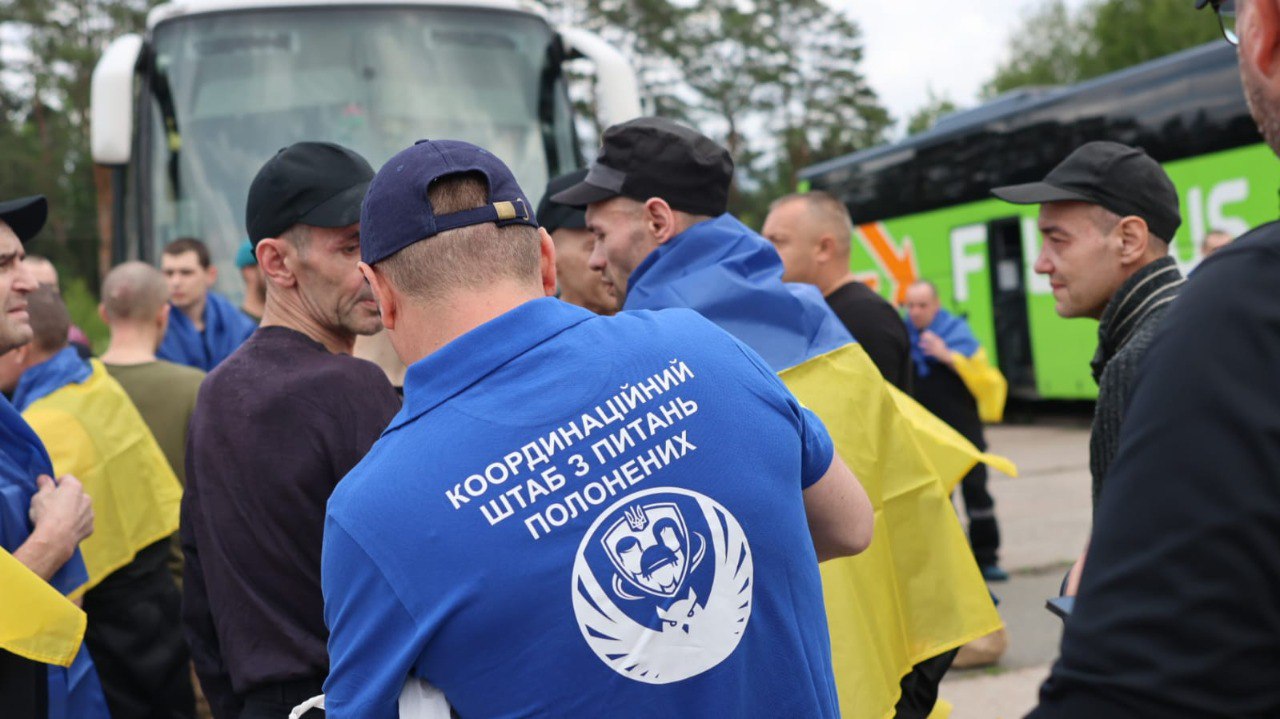 З російського полону повернулася ще одна група важкопоранених воїнів (ФОТО)