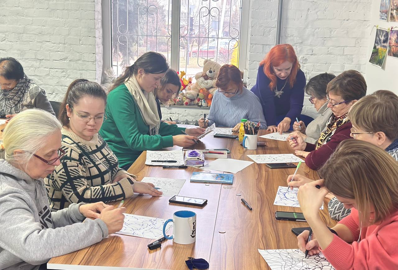 “Те, чого не навчать батьки, може навчити казка”, – розмова з письменницею Роксоляною Дебенко (ФОТО)