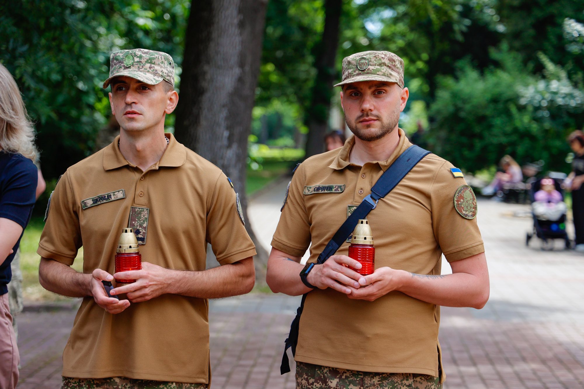 На Прикарпатті пролунав “Дзвін пам’яті”: посмертно нагородили 47 захисників (ФОТО)