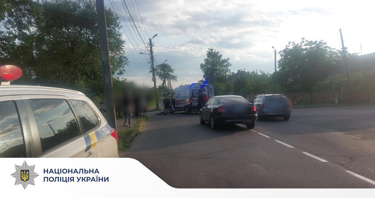 У Калуші Audi збила 12-річного велосипедиста: його госпіталізували (ФОТО)
