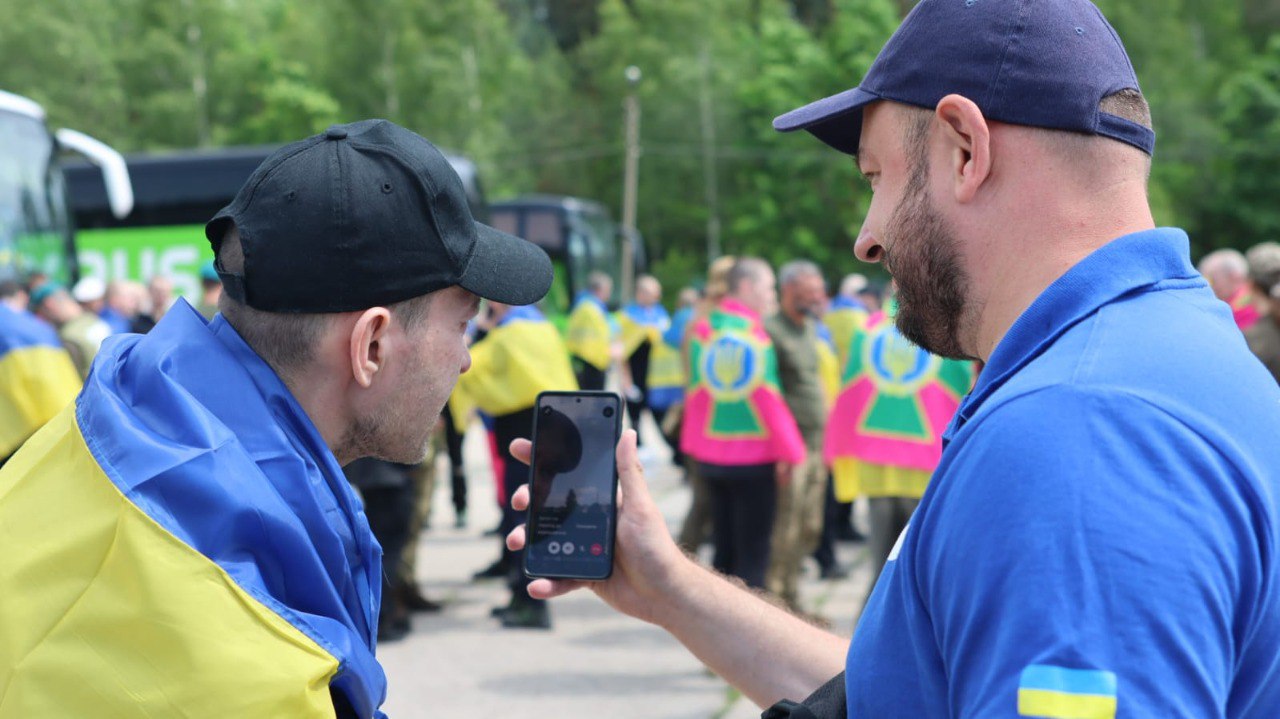 З російського полону повернулася ще одна група важкопоранених воїнів (ФОТО)