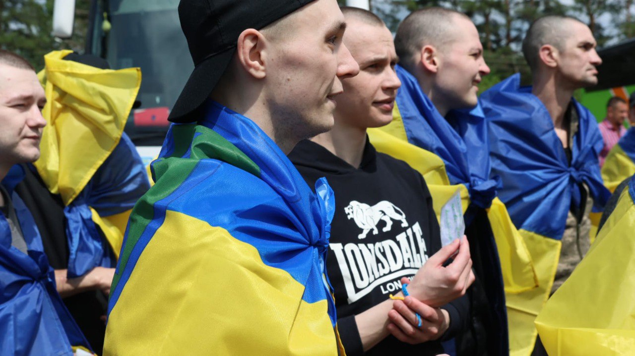 З російського полону повернулася ще одна група важкопоранених воїнів (ФОТО)