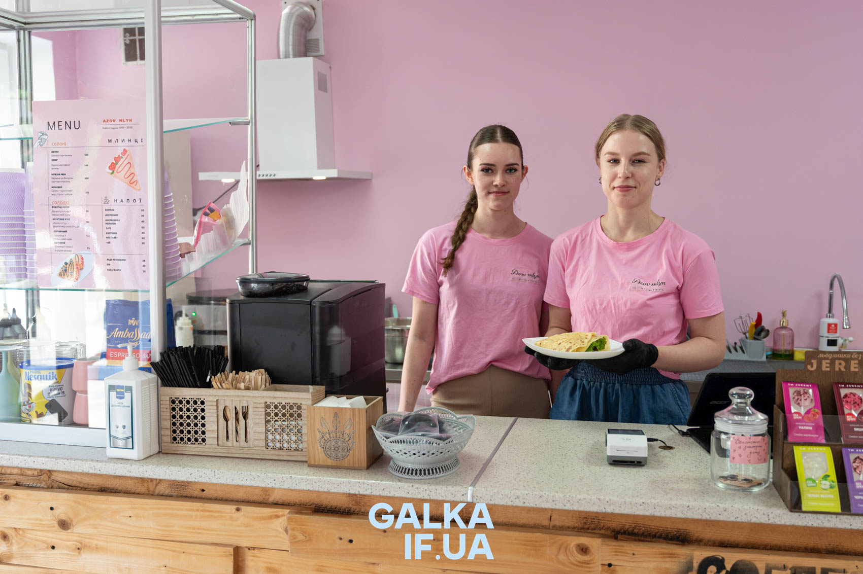 “Смак дому”: як маріуполець відкрив у Франківську першу млинарню з історією (ФОТО)