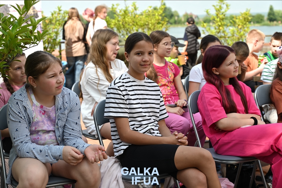 Освітній пікнік біля озера: франківських школярів вчили, як діяти під час надзвичайних ситуацій (ФОТО)