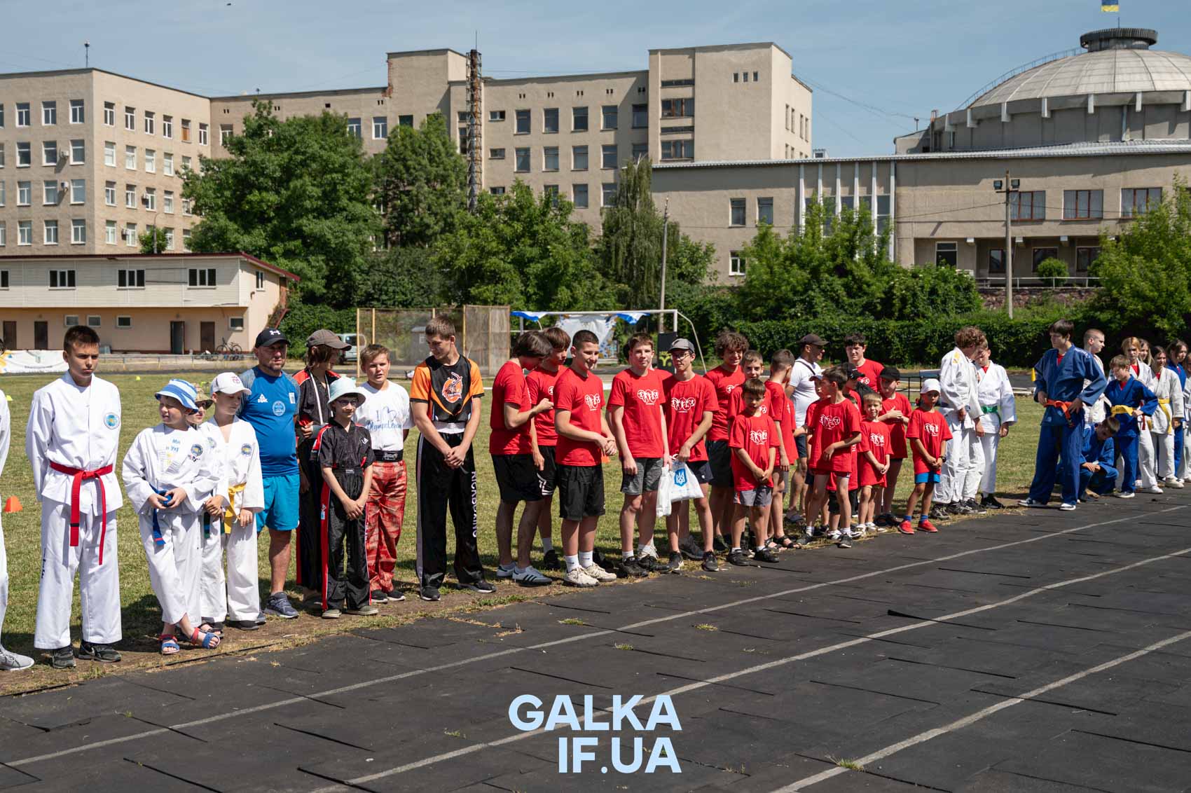 Спорт, руханки та лотереї: як у Франківську пройшов Олімпійський день (ФОТО)