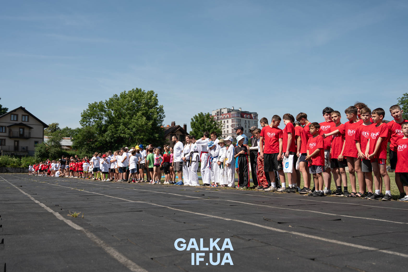 Спорт, руханки та лотереї: як у Франківську пройшов Олімпійський день (ФОТО)