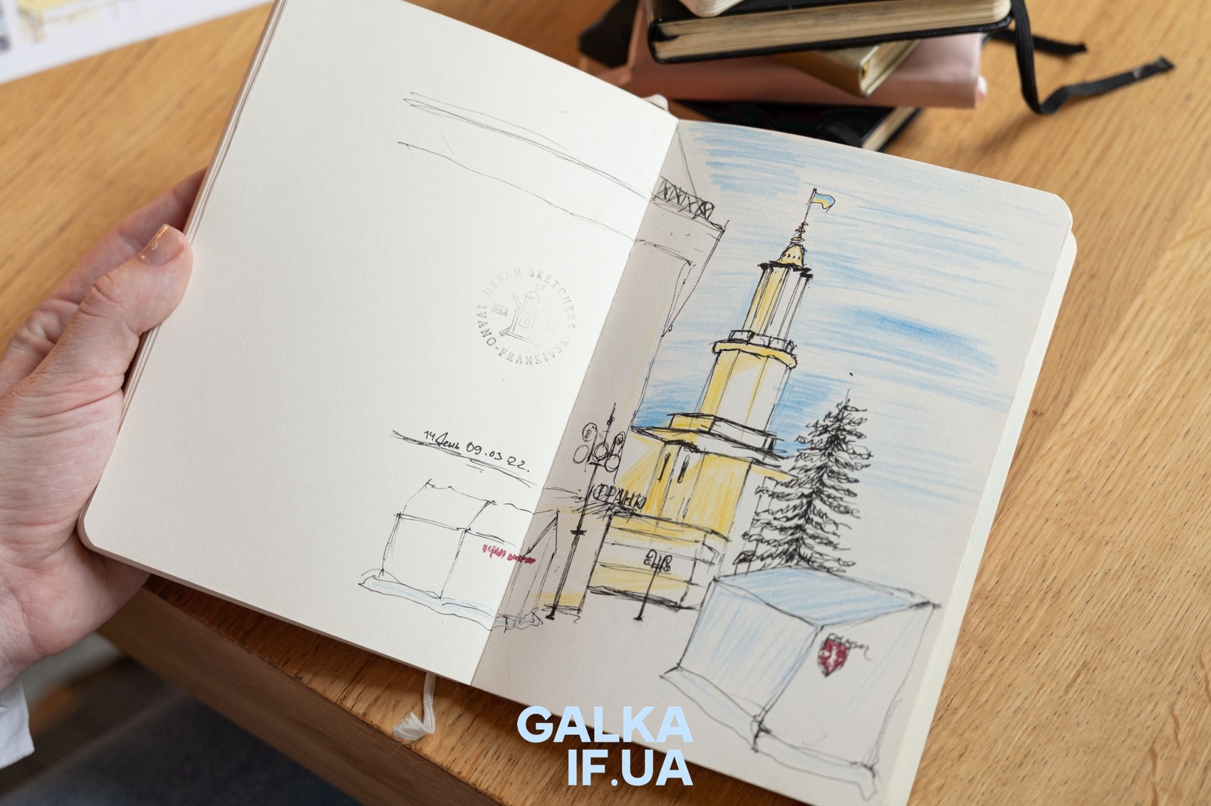 «Родина пов’язана кров’ю, а ми — маркерами»: як франківська спільнота Urban Sketchers малює, дружить і надихається містом (ФОТО)