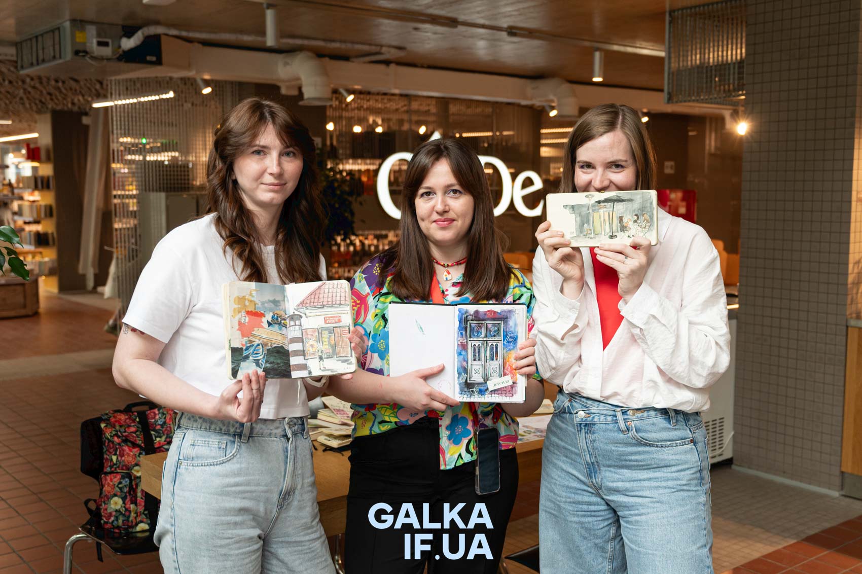 «Родина пов’язана кров’ю, а ми — маркерами»: як франківська спільнота Urban Sketchers малює, дружить і надихається містом (ФОТО)