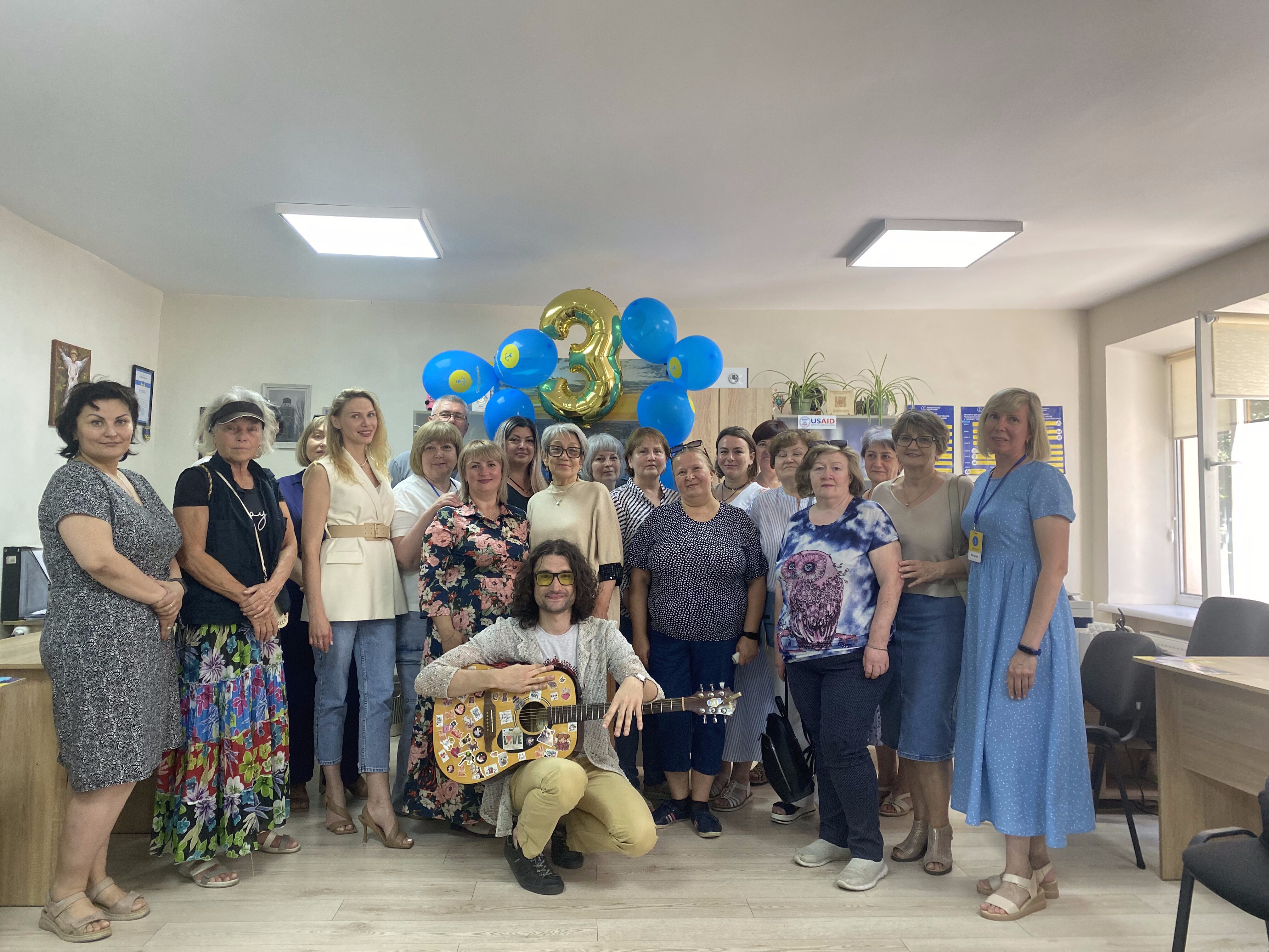 Три роки підтримки, турботи і сили разом: У Франківську центр «ЯМаріуполь» відзначив третю річницю