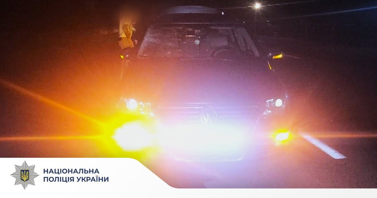 Смертельна ДТП на Калущині: Volkswagen збив пішохода, який йшов по дорозі (ФОТО)