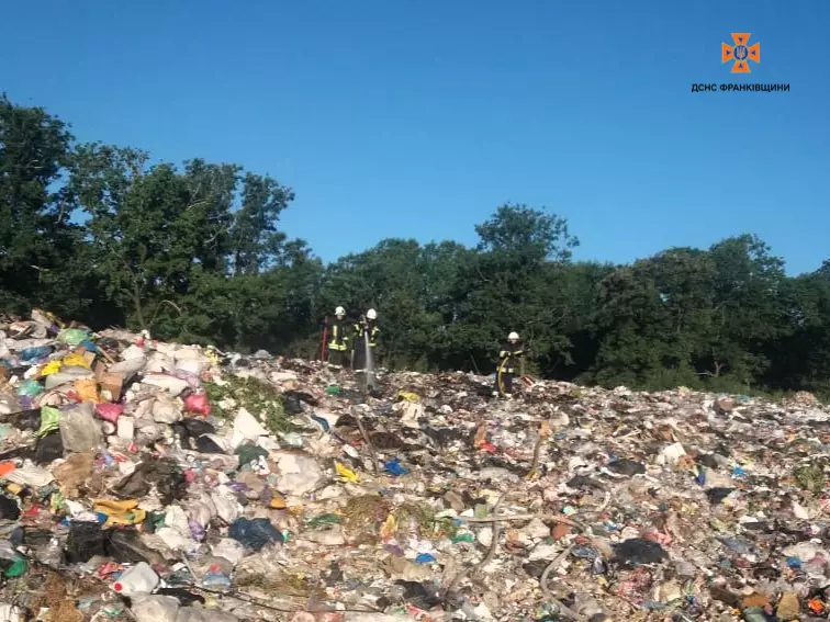 На Франківщині горіли два сміттєзвалища (ФОТО)