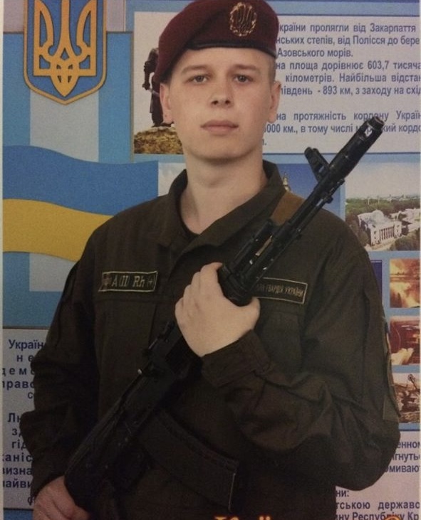 «Я відчуваю – він повернеться, і кохання переможе війну»: історія пошуків Петра Білоуса, який понад два роки є зниклим безвісти (ФОТО)