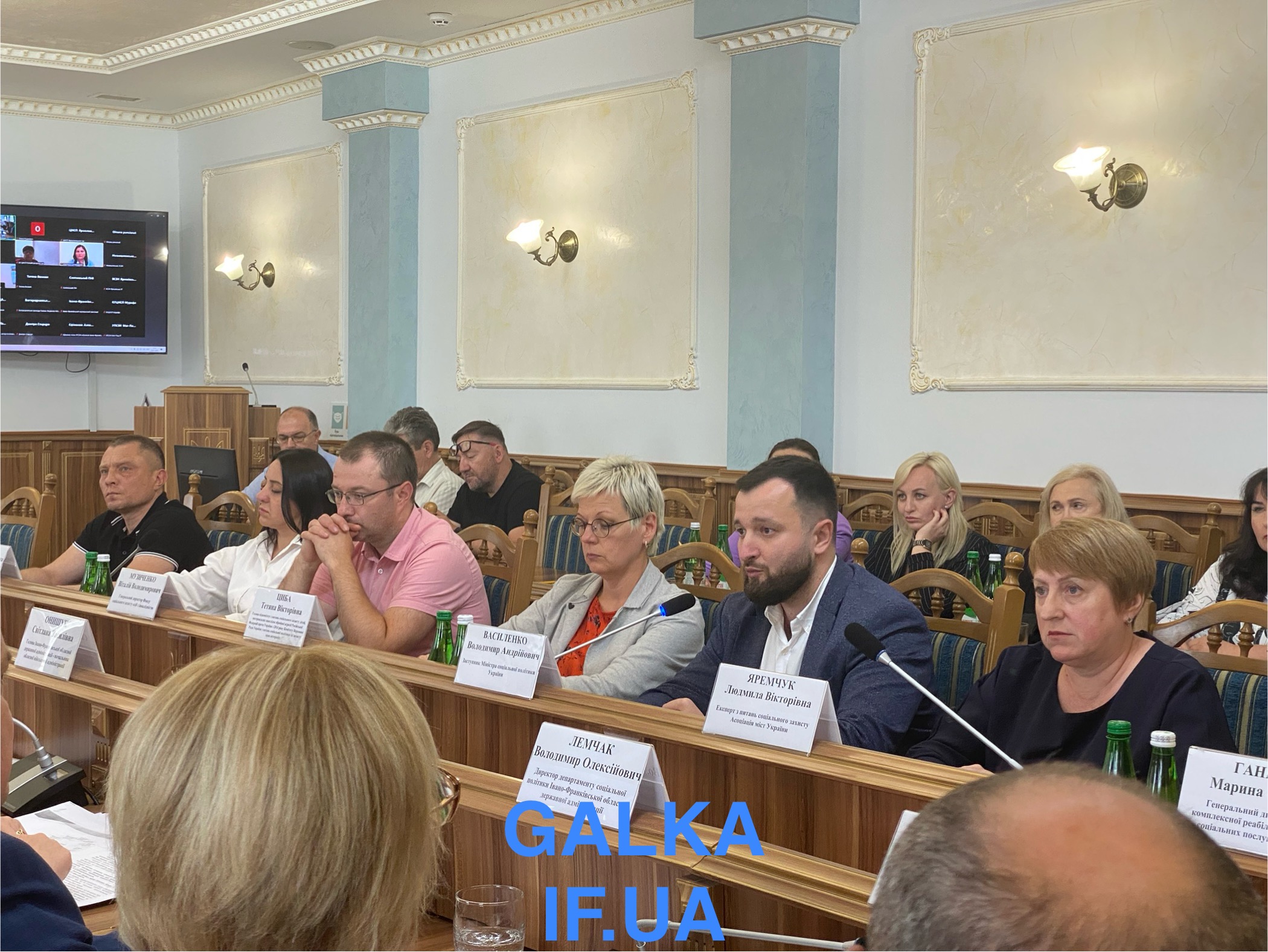 Соціальні послуги замість виплат: як змінюється соціальна політика на Прикарпатті (ФОТО)