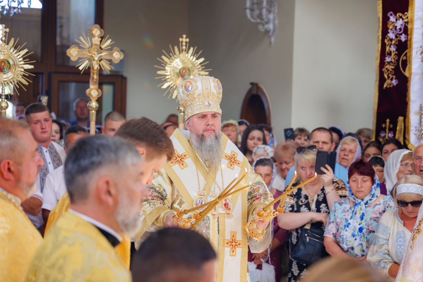 На Прикарпаття з архіпастирським візитом приїхав Митрополит Епіфаній (ФОТО)