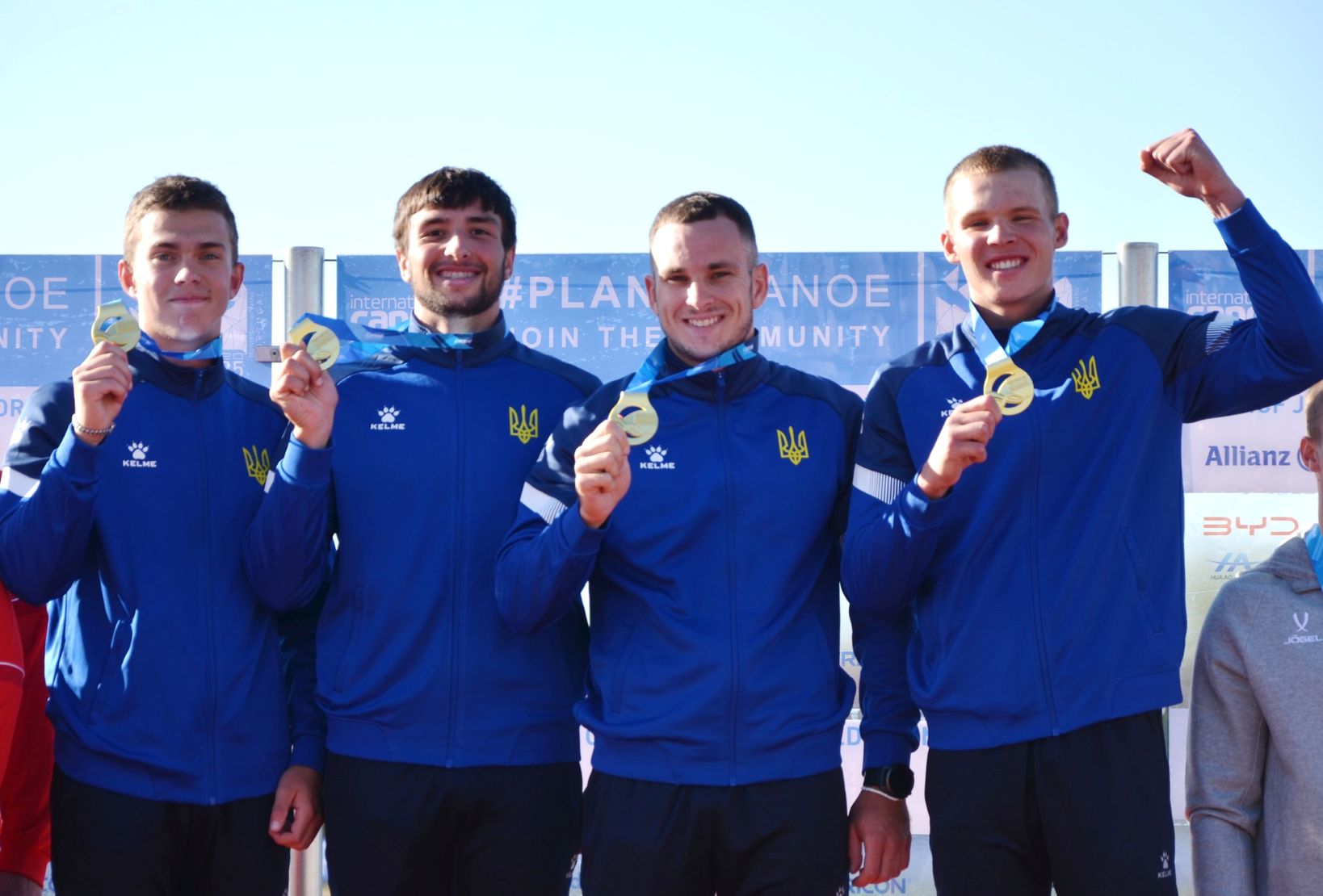 Прикарпатський веслувальник із командою відмовився від фото з росіянами на п’єдесталі (ФОТО)
