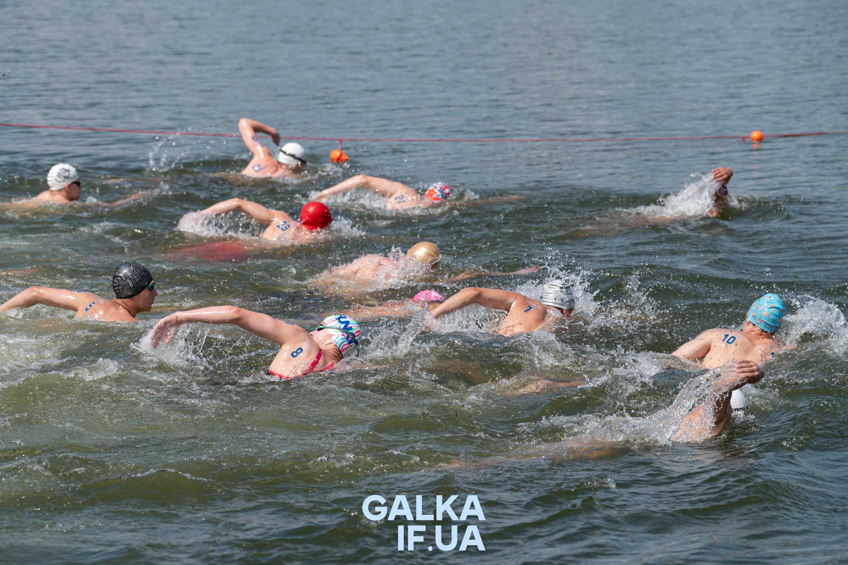Замість моря — озеро: Франківськ вчетверте приймає чемпіонат України з плавання на відкритій воді (ФОТОРЕПОРТАЖ)