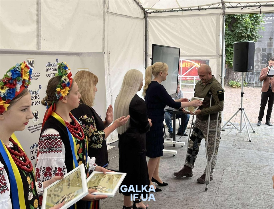 В Івано-Франківську 43 військовослужбовцям вручили сертифікати на житло (ФОТО)