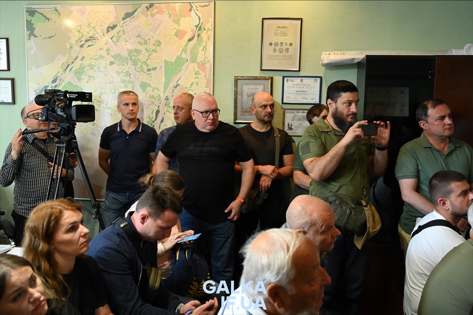 Закликати сюди мера: громадські слухання щодо масштабної забудови центру Франківська закінчилися критикою франківців (ФОТО)