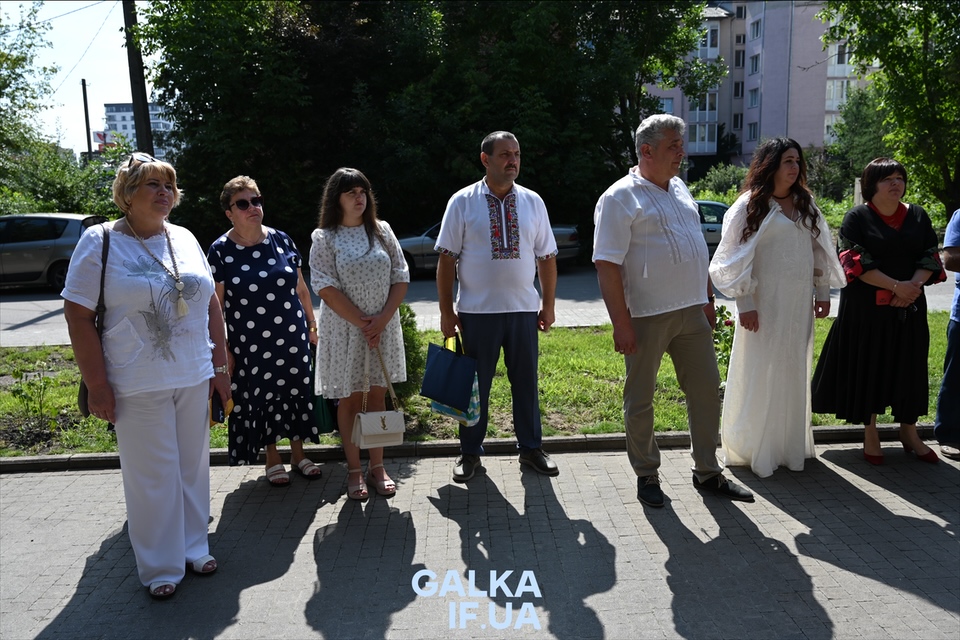 У Франківську встановили капличку для "швидкої" та відзначили медиків з нагоди професійного свята (ФОТО)