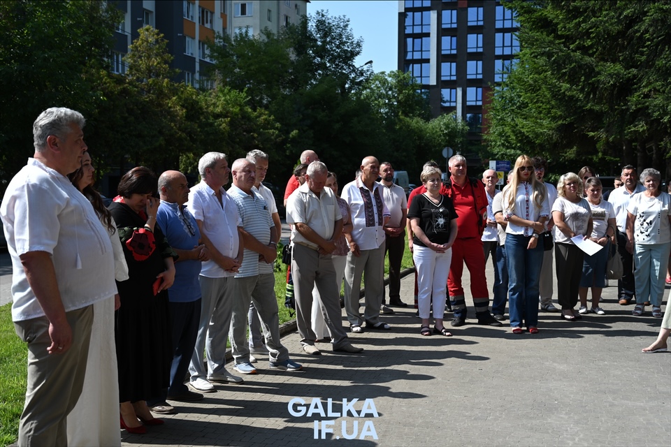 У Франківську встановили капличку для "швидкої" та відзначили медиків з нагоди професійного свята (ФОТО)