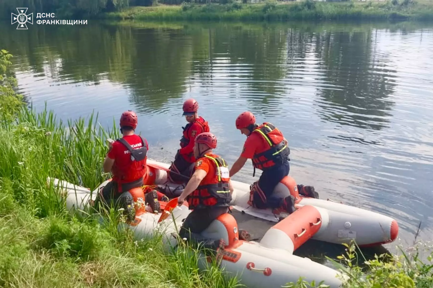 На Бурштинському “морі” рибалки знайшли тіло чоловіка (ФОТО)