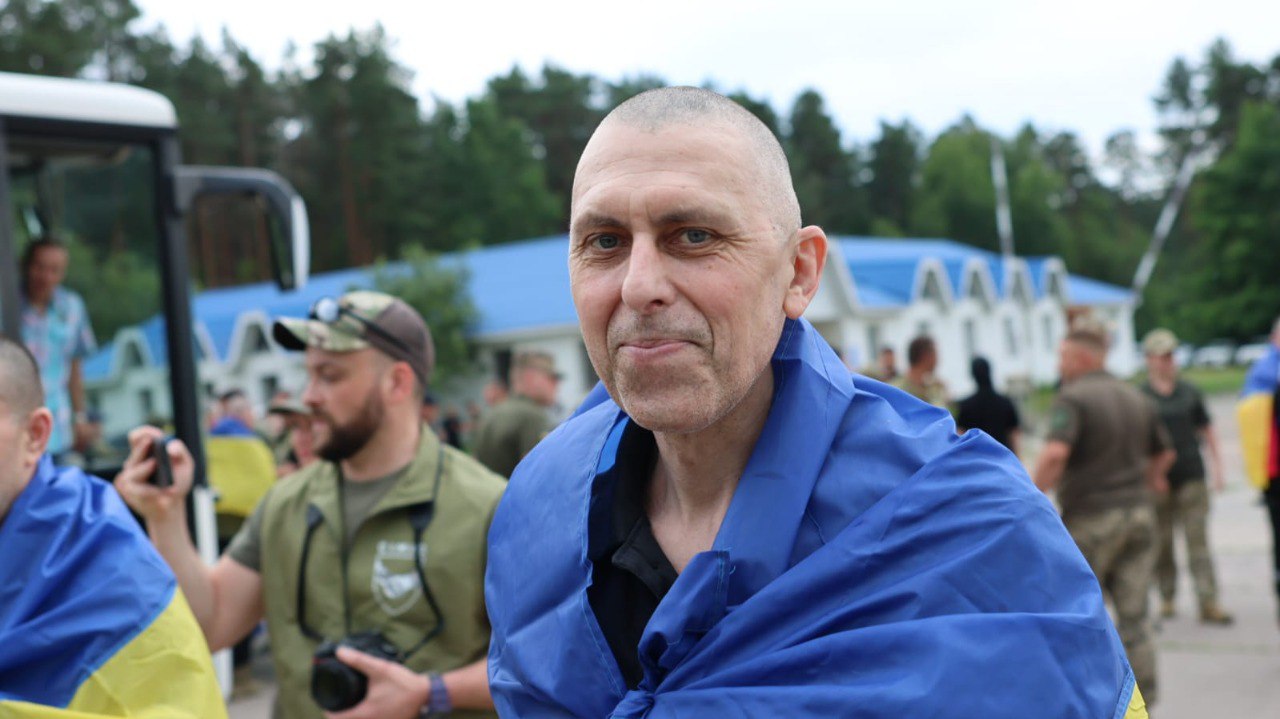 З російського полону повернулися тяжкохворі, засуджені та молоді українські військові (ФОТО)
