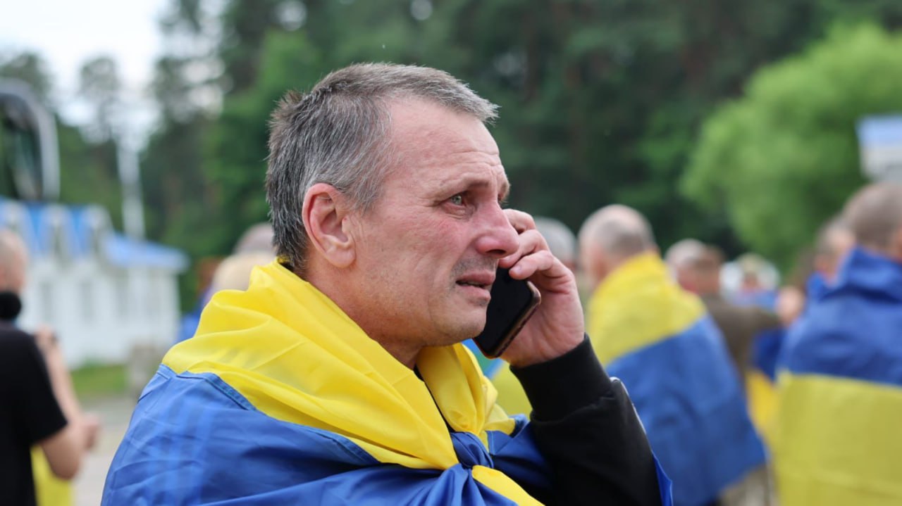 З російського полону повернулися тяжкохворі, засуджені та молоді українські військові (ФОТО)