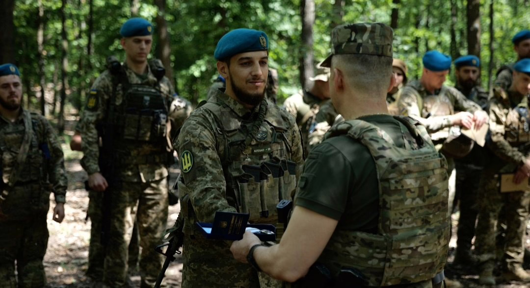 Прикарпатець Володимир Навізовський отримав “Золотий Хрест” за зупинку ворожої колони на Курщині (ФОТОФАКТ)