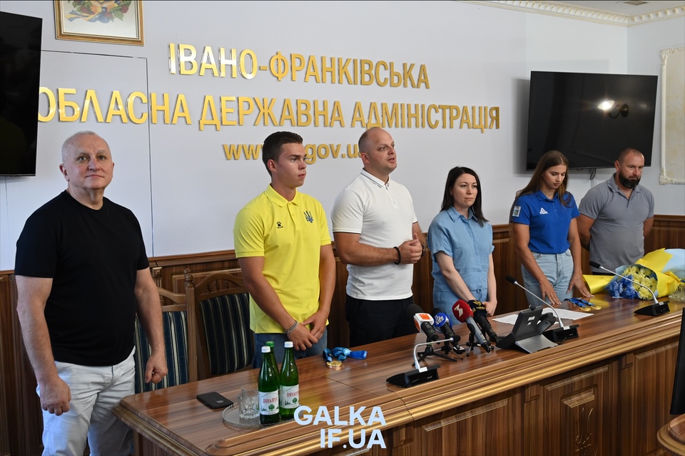 «У День прапора наш стяг височів над Міланом»: прикарпатські веслувальники Ірина Федорів та Віталій Пристай поділилися враженнями від перемоги на чемпіонаті світу (ФОТО)