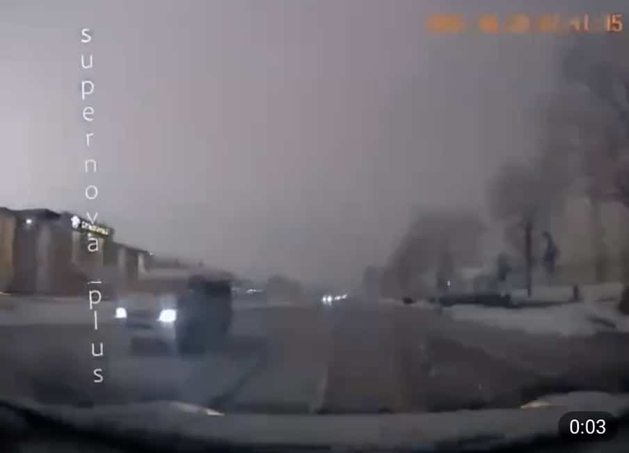 На російському Сахаліні стався блекаут: світло зникло для половини острова (ВІДЕО)