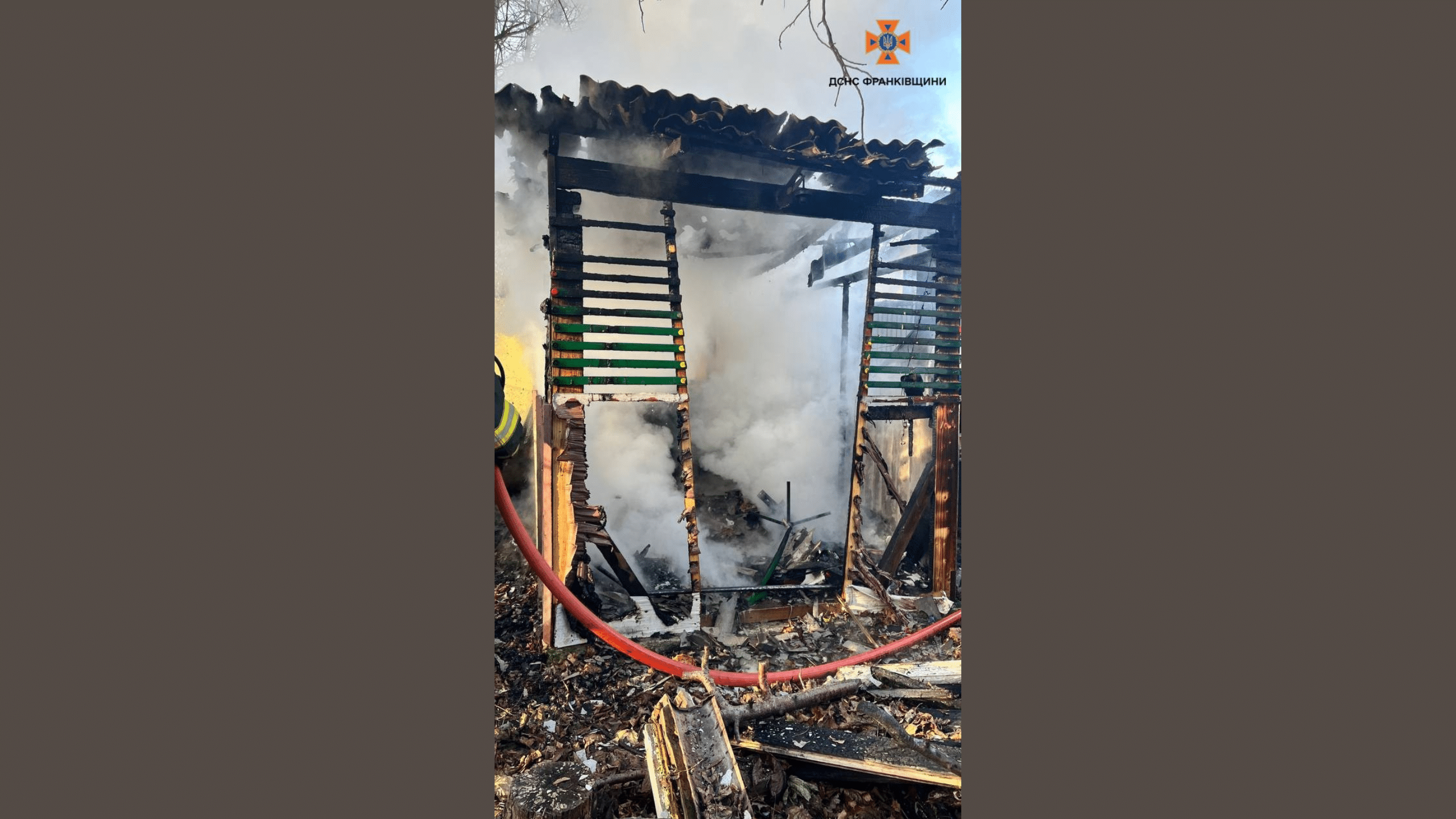 На Шевченка горіла дерев’яна альтанка