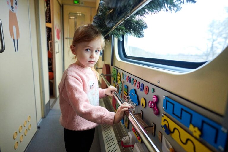 Ще два дитячі вагони з’явилися на маршруті до Карпат