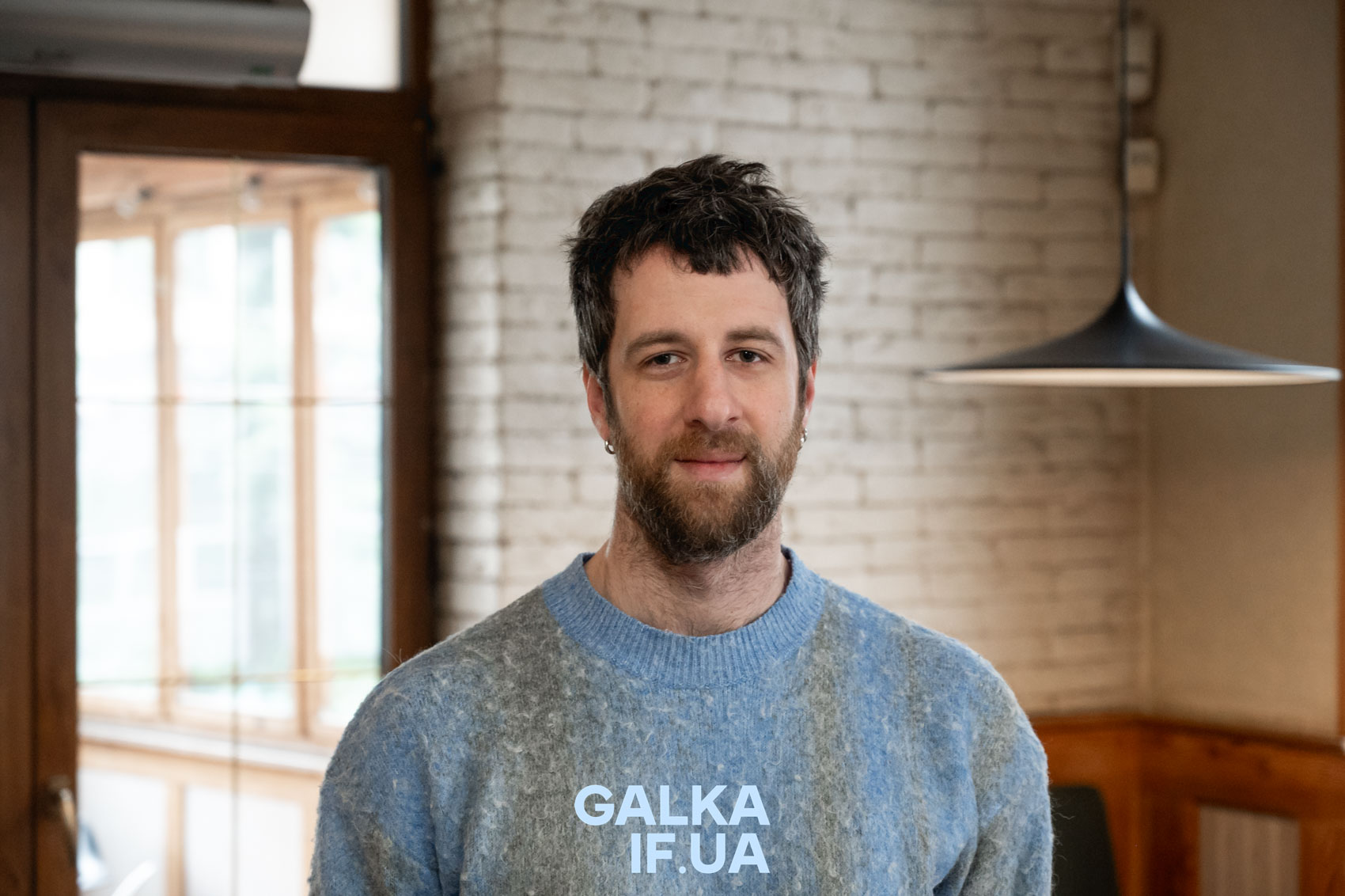 "Хороша роль — та, яку хочеться грати": Кирило Парастаєв про кіно, театр і акторське життя (ФОТО)