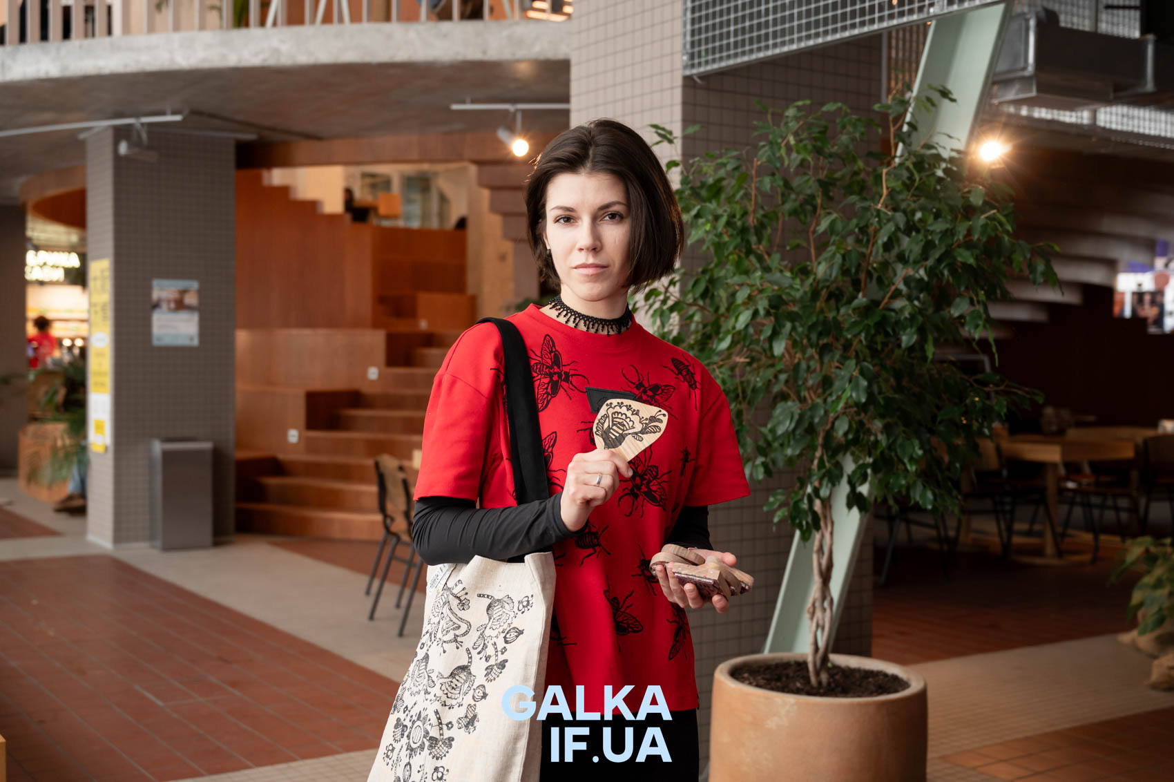 “Розмова зі світом через одяг”: історія майстрині Любові Удовенко, яка творить у Франківську (ФОТО)