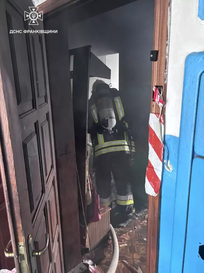 Тіло чоловіка виявили під час пожежі у Коломиї, евакуювали 20 людей